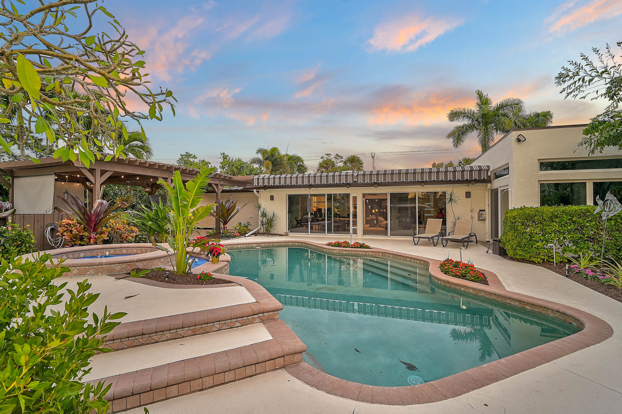 4508 Woodside Rd - Twilight-16