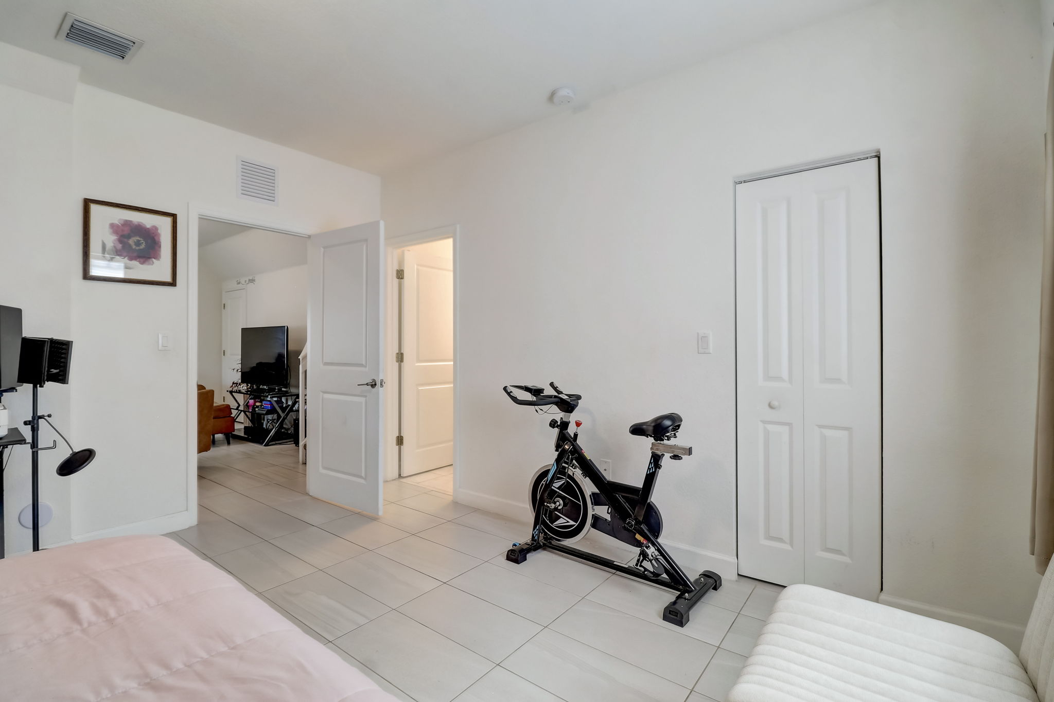 NW 12 AVE-028