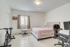 NW 12 AVE-026