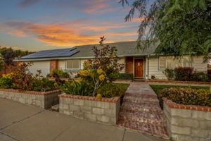 451 San Miguel Way, Santa Paula, CA 93060, USA Photo 1