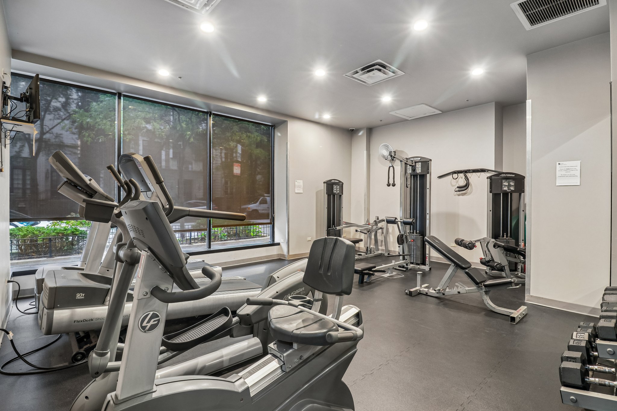 W Huron St 1112-1710-902.jpg