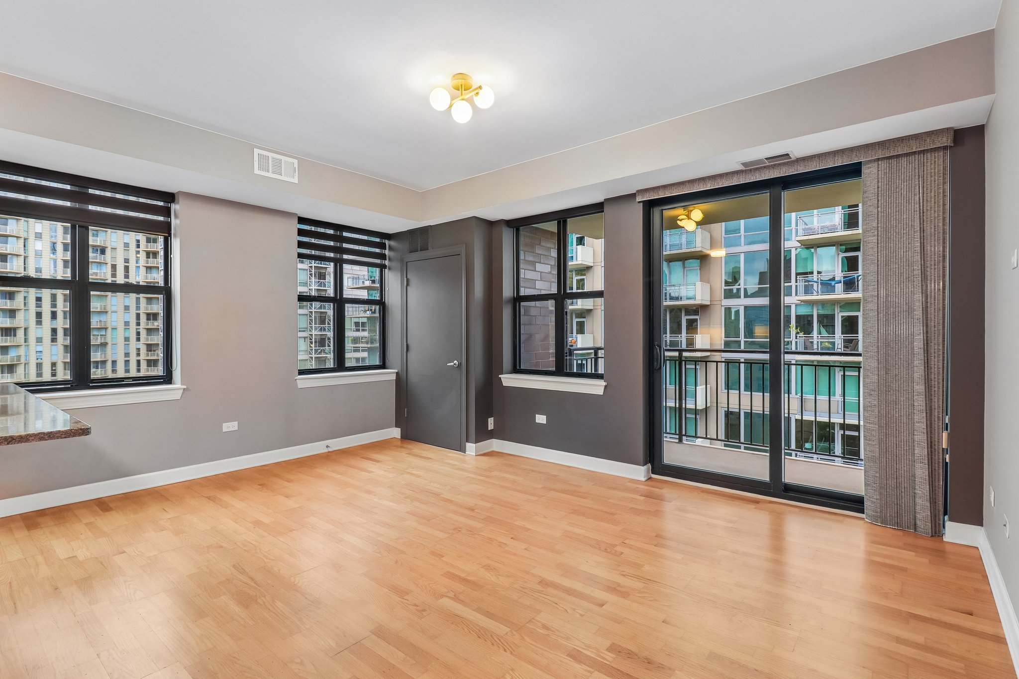 W Huron St 1112-S1710-010.jpg