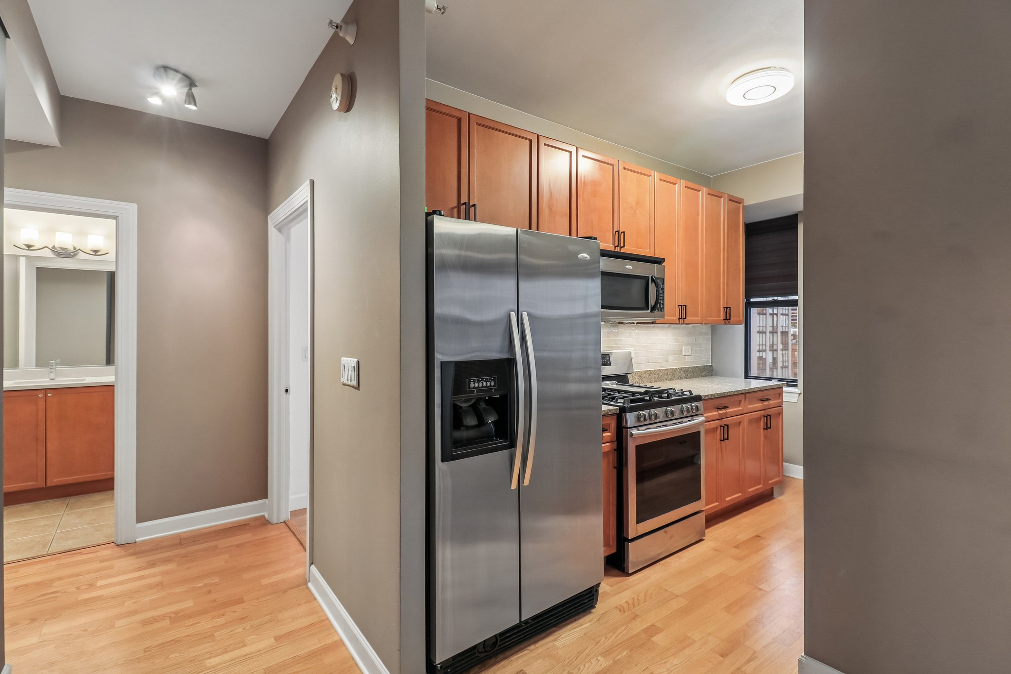 W Huron St 1112-S1710-015.jpg