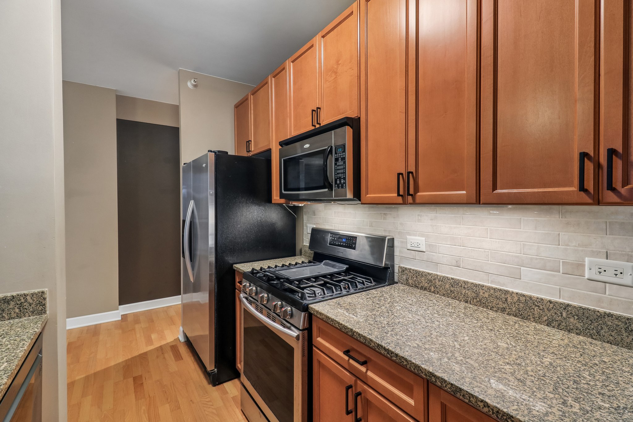 W Huron St 1112-S1710-017.jpg