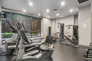 W Huron St 1112-1710-902.jpg