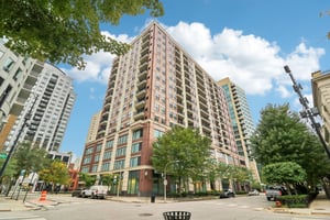 W Huron St 1112-S1710-001.jpg