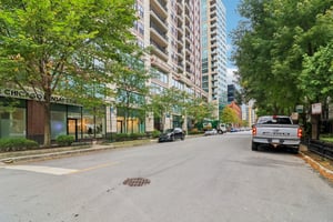 W Huron St 1112-S1710-003.jpg
