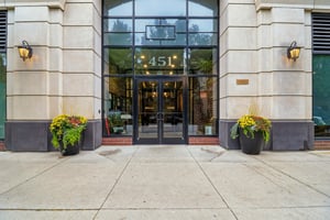 W Huron St 1112-S1710-004.jpg