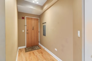 W Huron St 1112-S1710-005.jpg