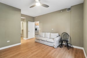 W Huron St 1112-S1710-008.jpg