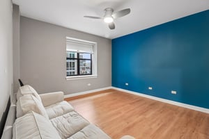 W Huron St 1112-S1710-009.jpg