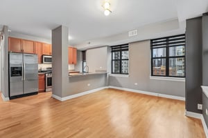 W Huron St 1112-S1710-011.jpg