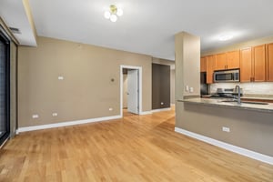W Huron St 1112-S1710-013.jpg
