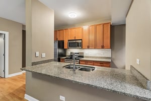 W Huron St 1112-S1710-014.jpg