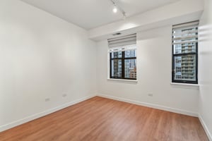 W Huron St 1112-S1710-022.jpg