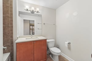 W Huron St 1112-S1710-024.jpg