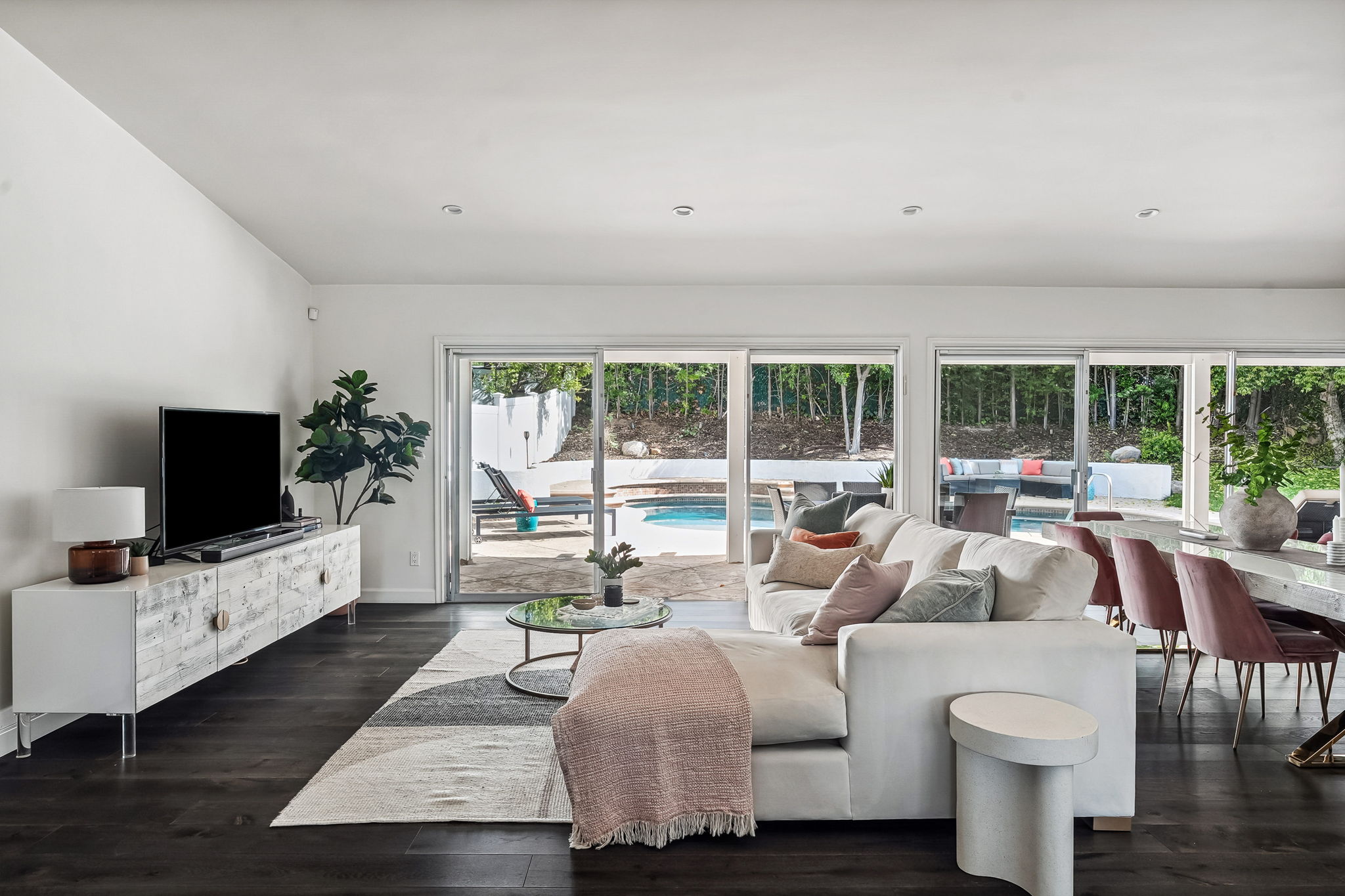 4510 Azalia Drive-28