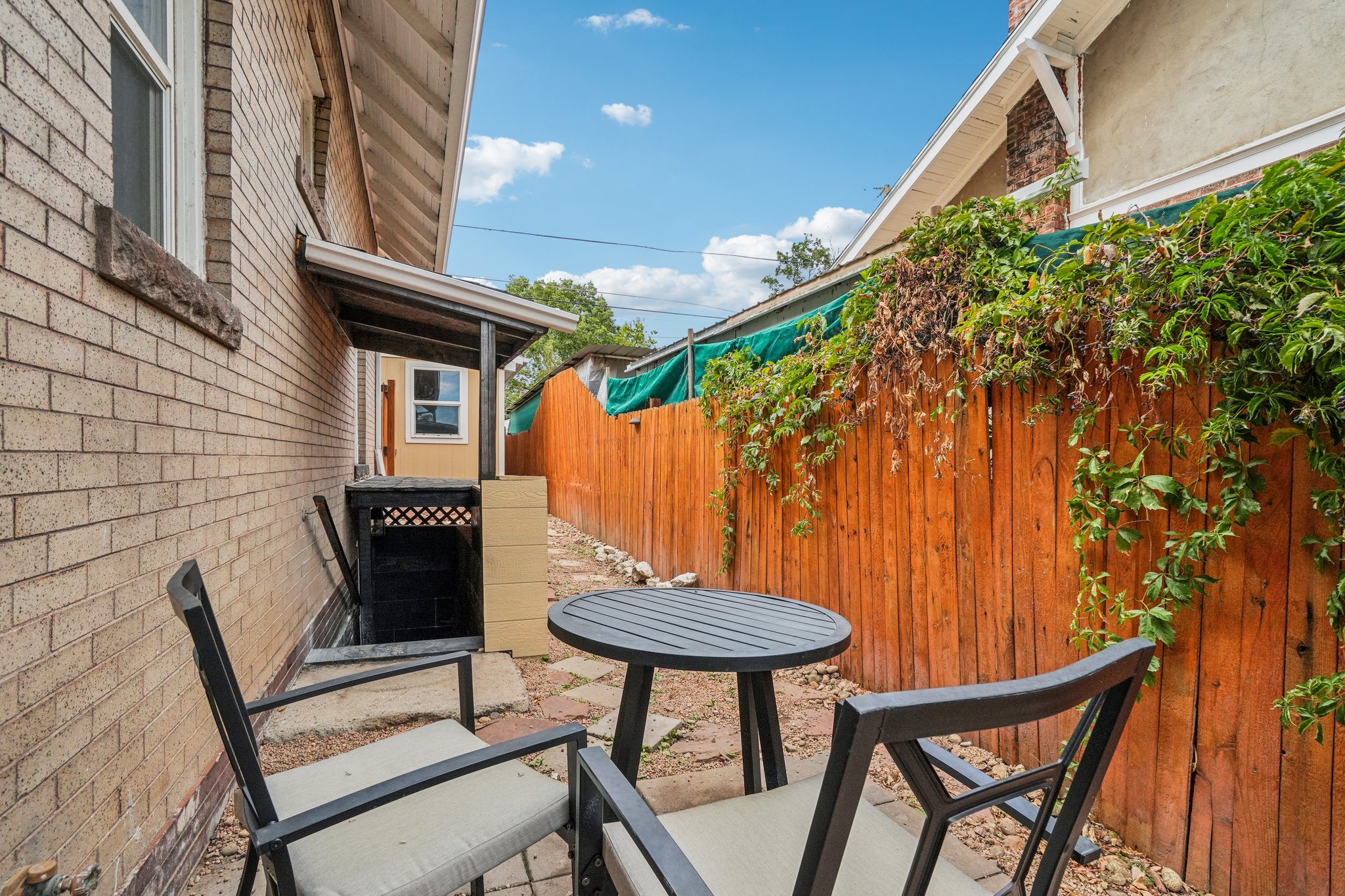 Federal Blvd-S2109-046.jpg