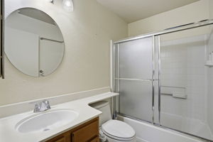  Photo 32
