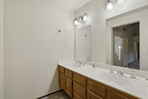  Photo 35