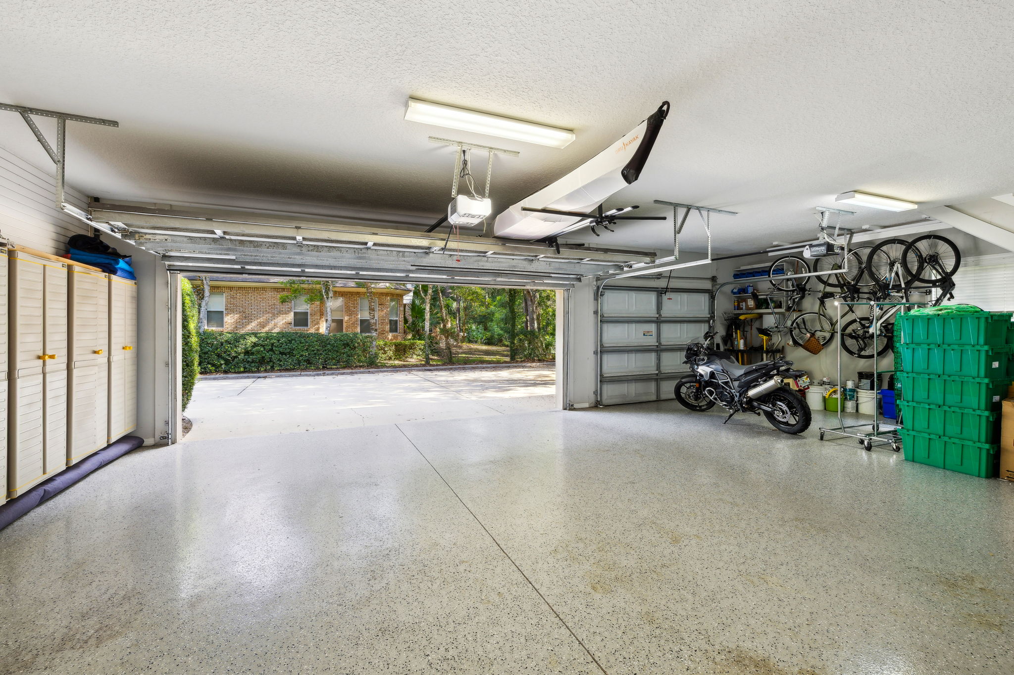 3 Car Garage