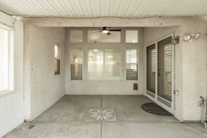  Photo 32