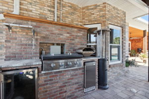 Outdoor Kitchen