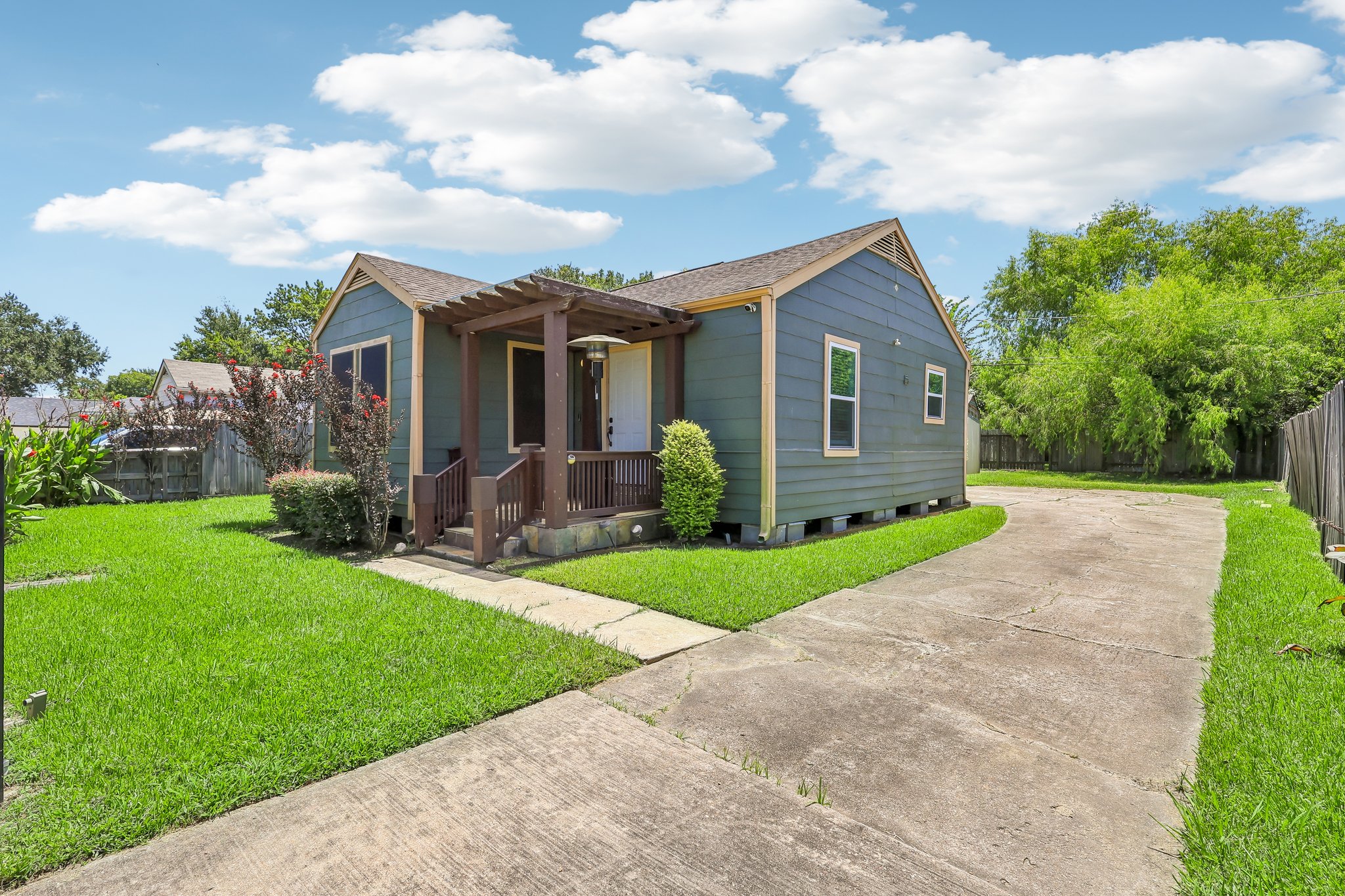 Dewberry St-S2107-003.jpg