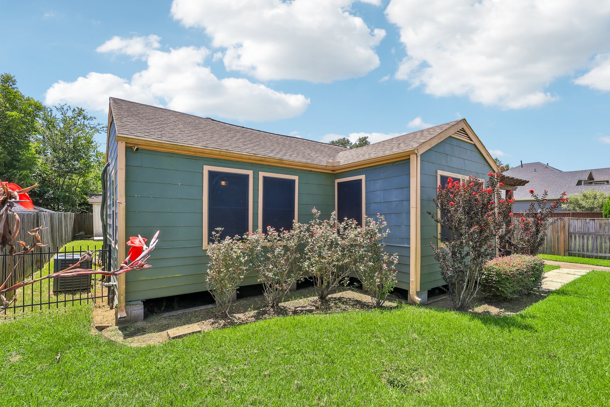Dewberry St-S2107-004.jpg