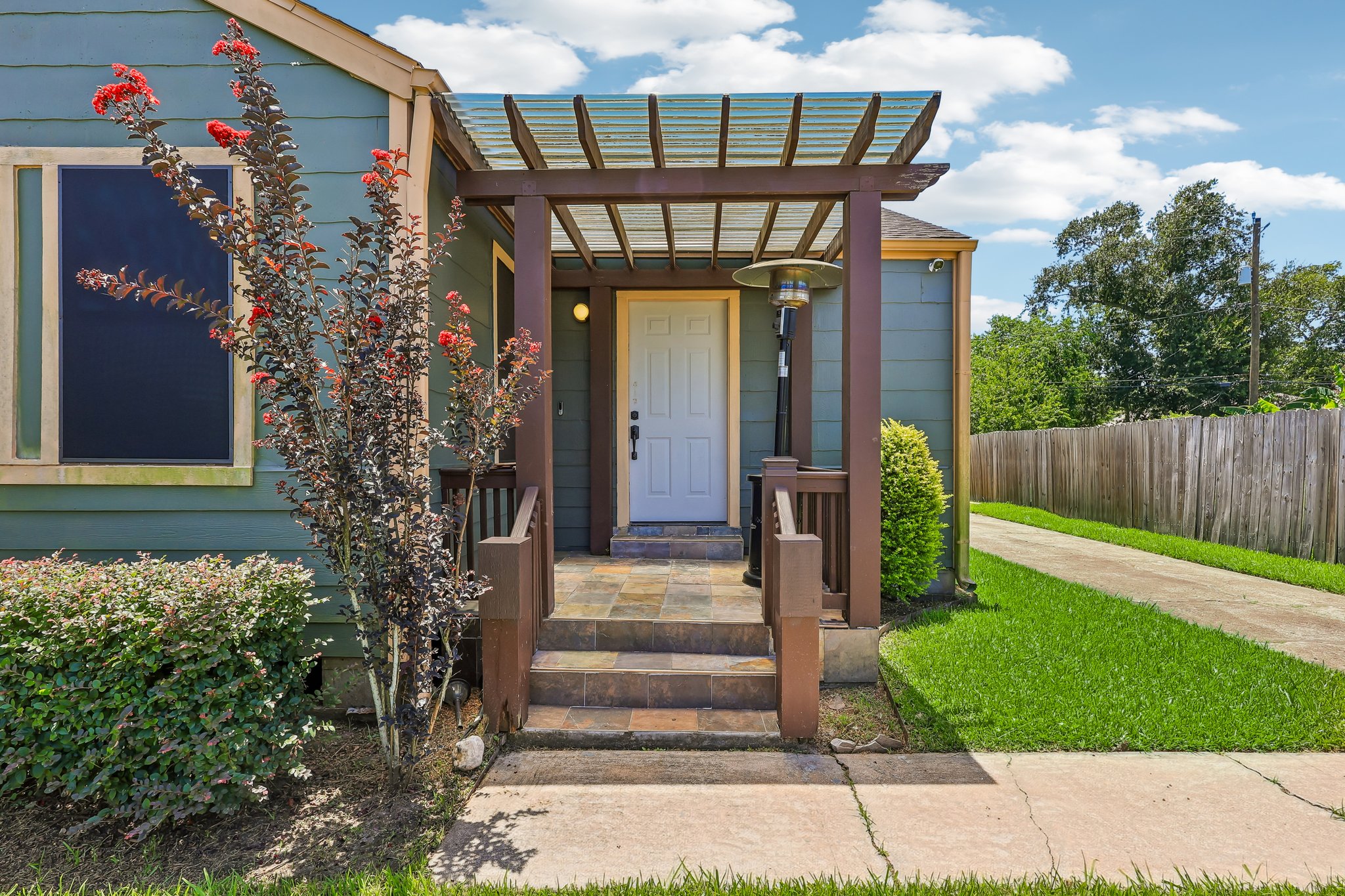 Dewberry St-S2107-005.jpg
