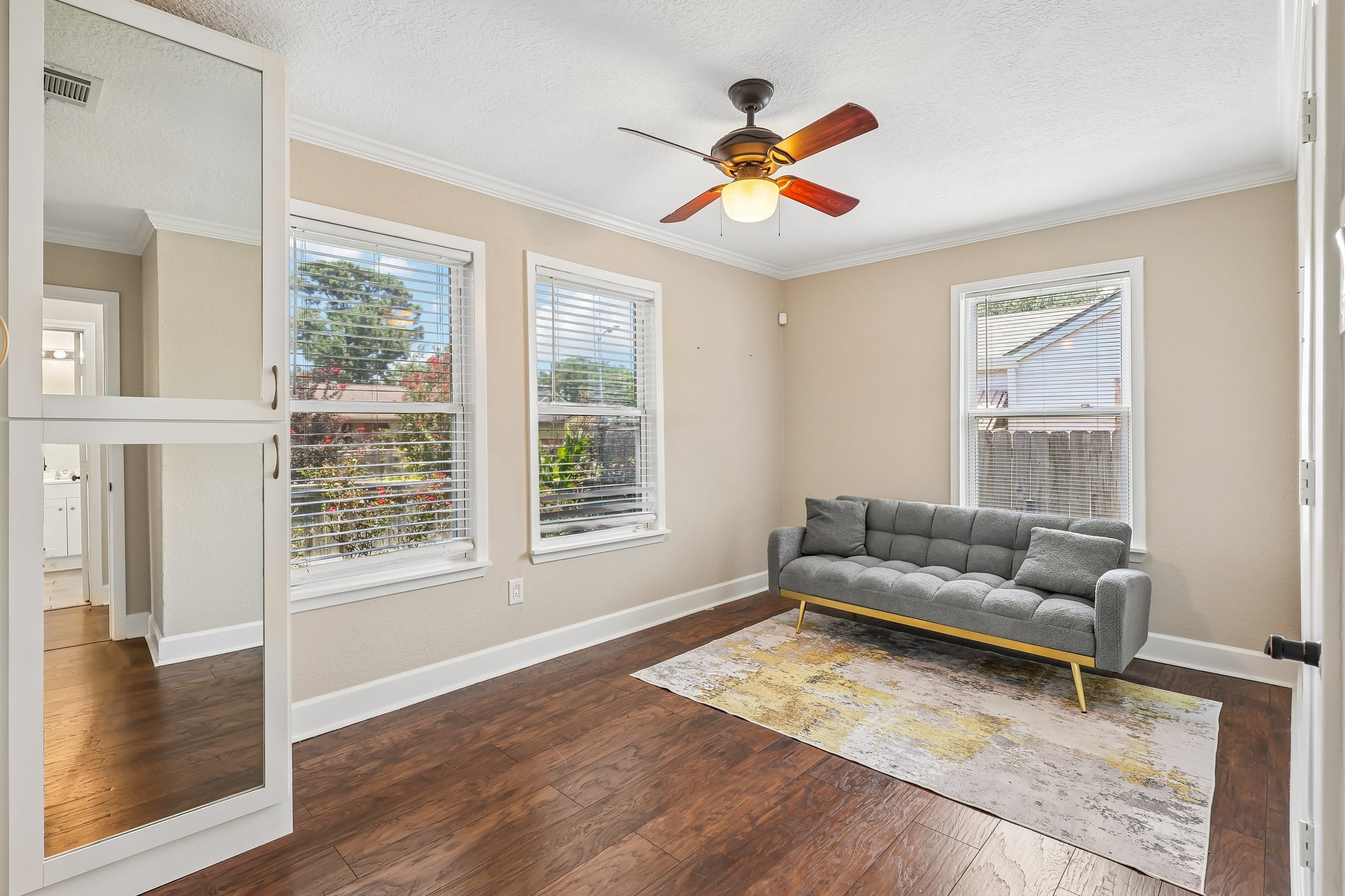 Dewberry St-S2107-008.jpg
