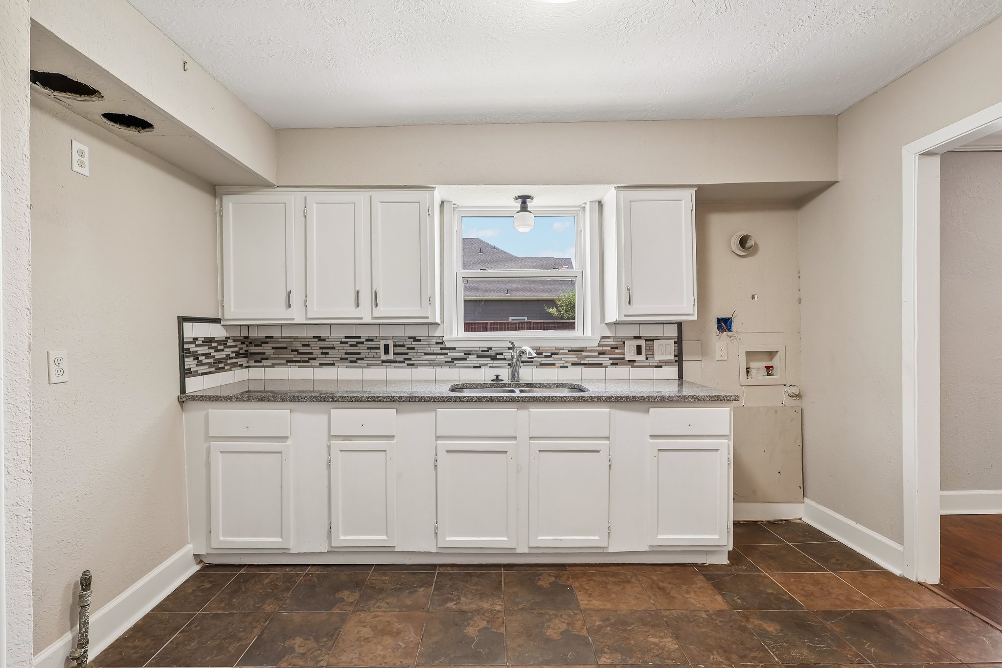 Dewberry St-S2107-011.jpg
