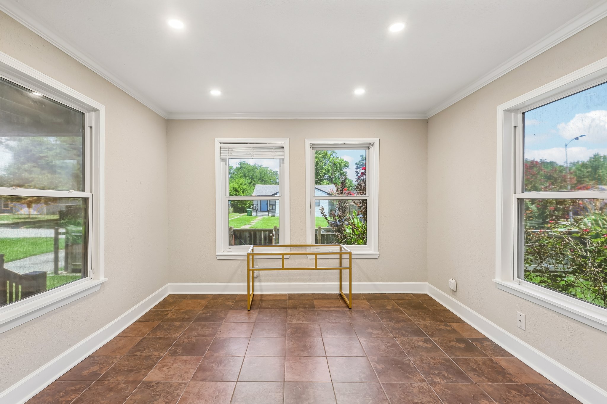 Dewberry St-S2107-013.jpg