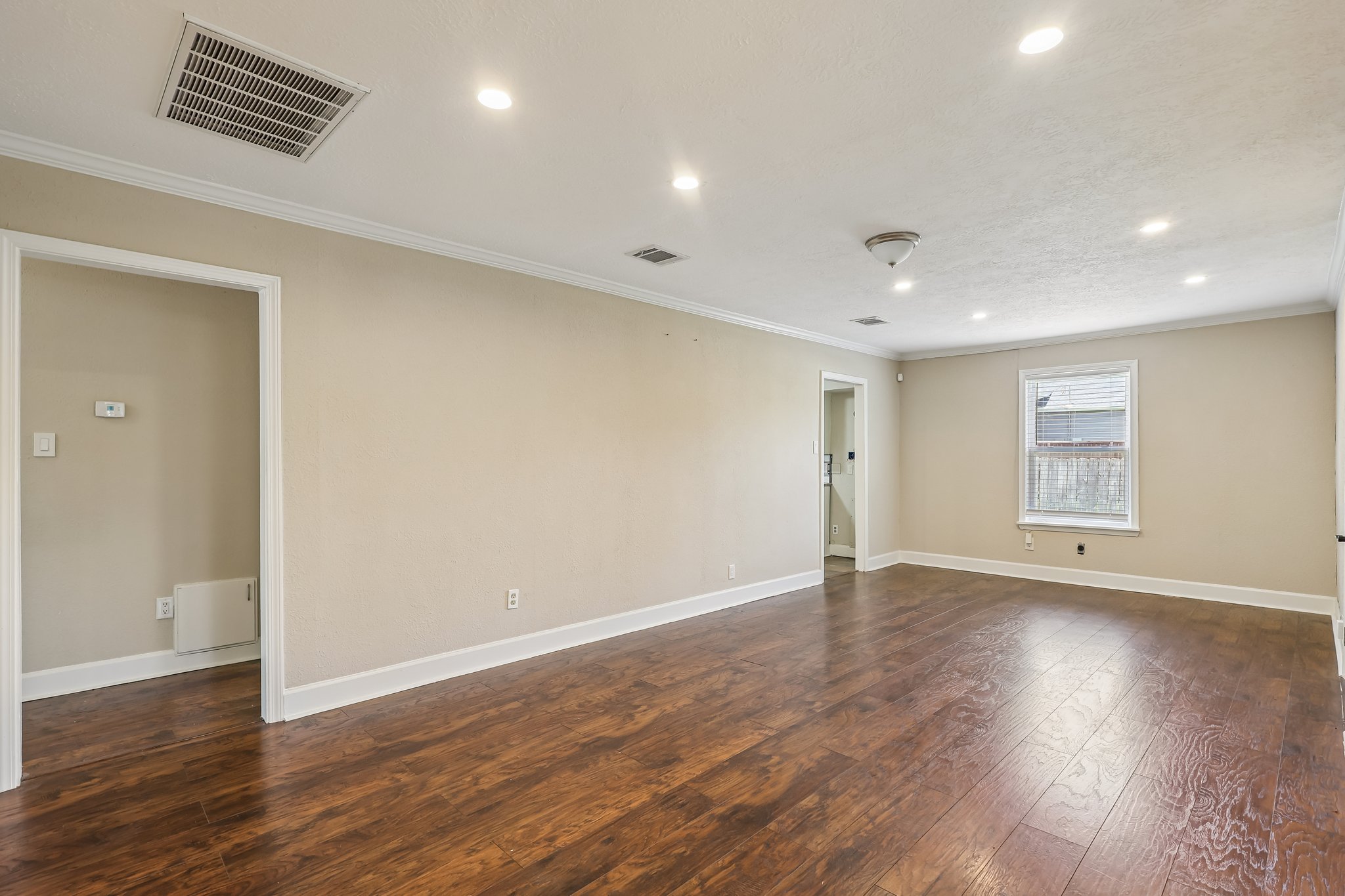 Dewberry St-S2107-014.jpg