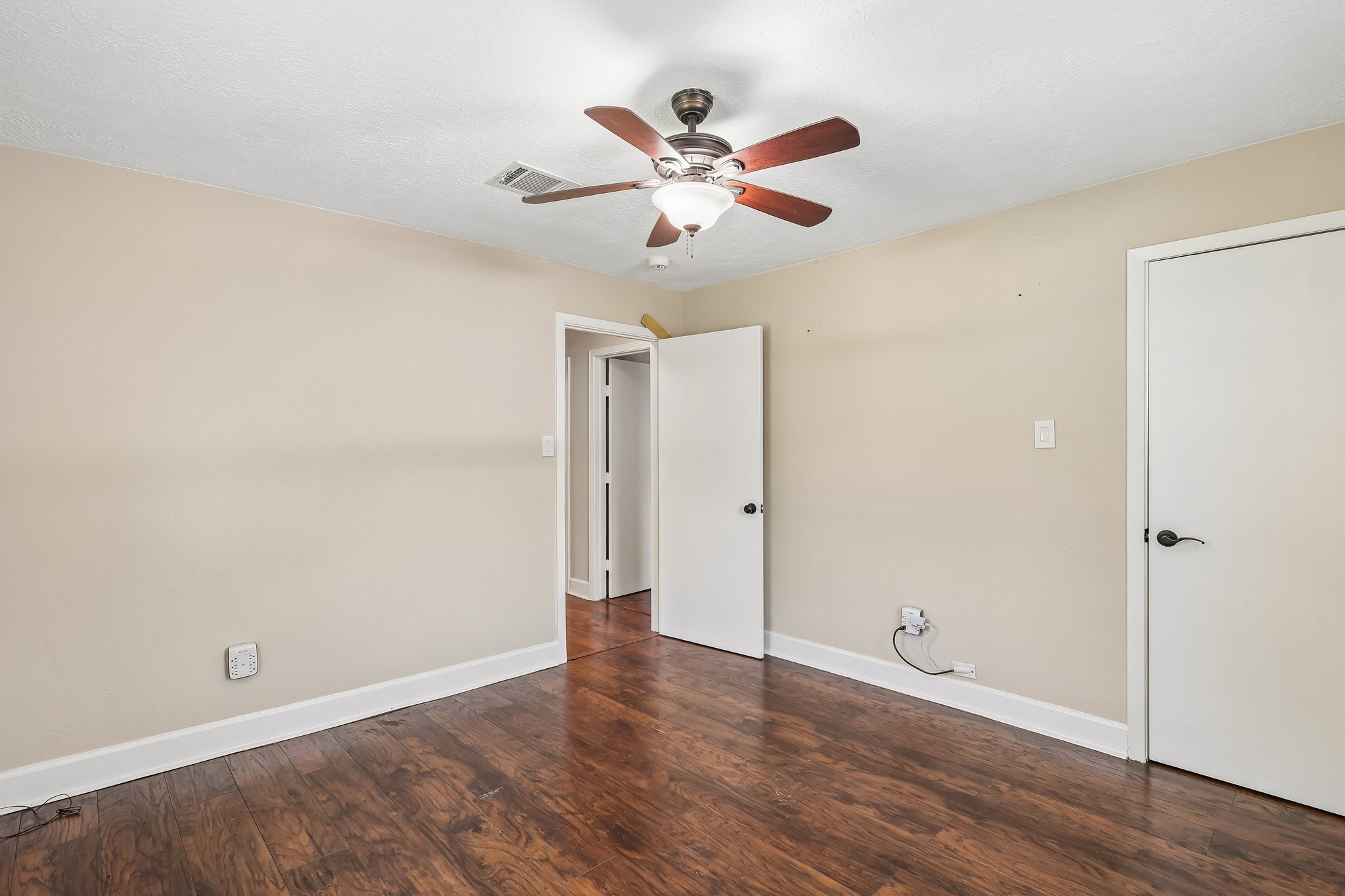 Dewberry St-S2107-016.jpg