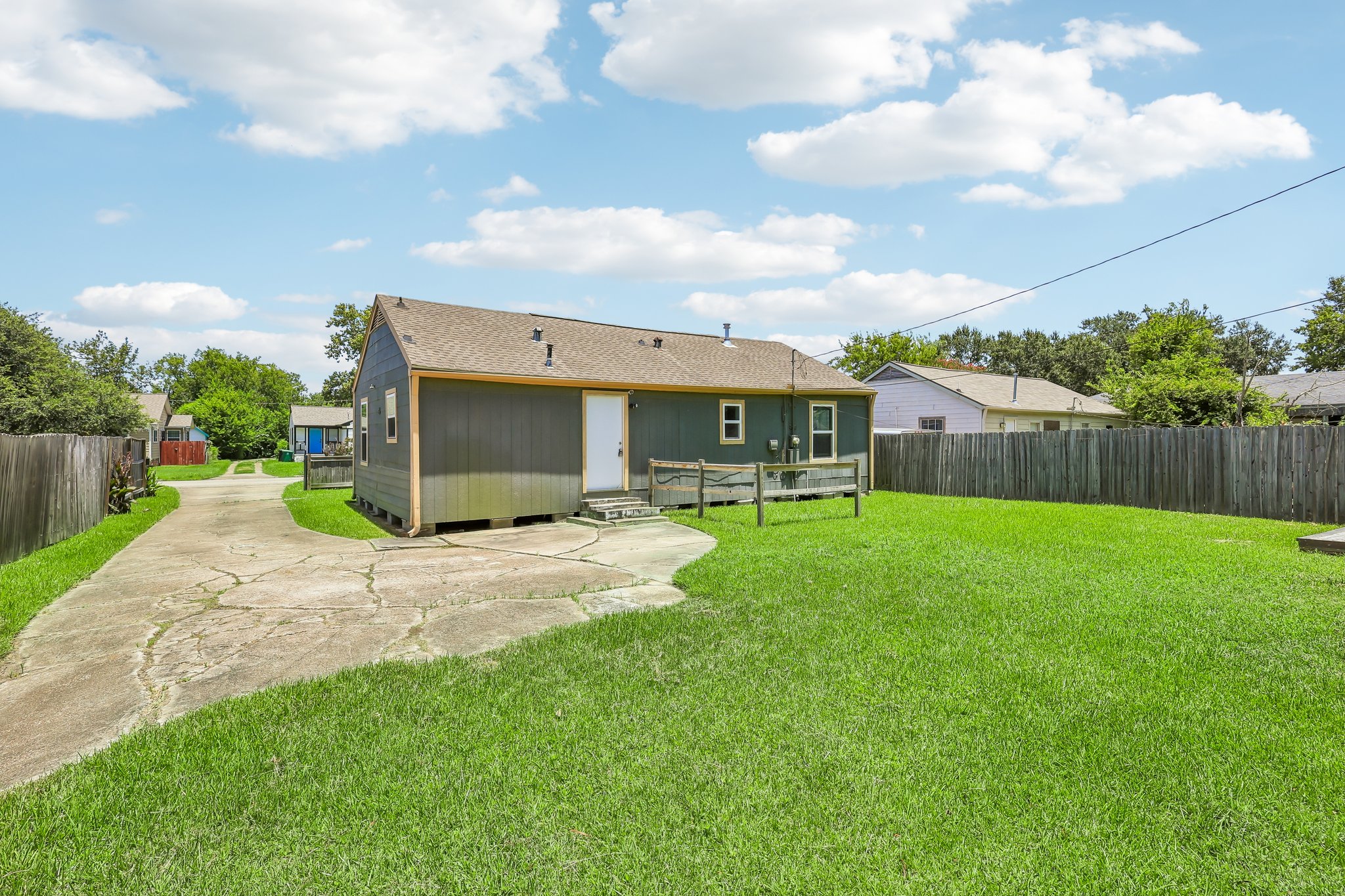 Dewberry St-S2107-019.jpg