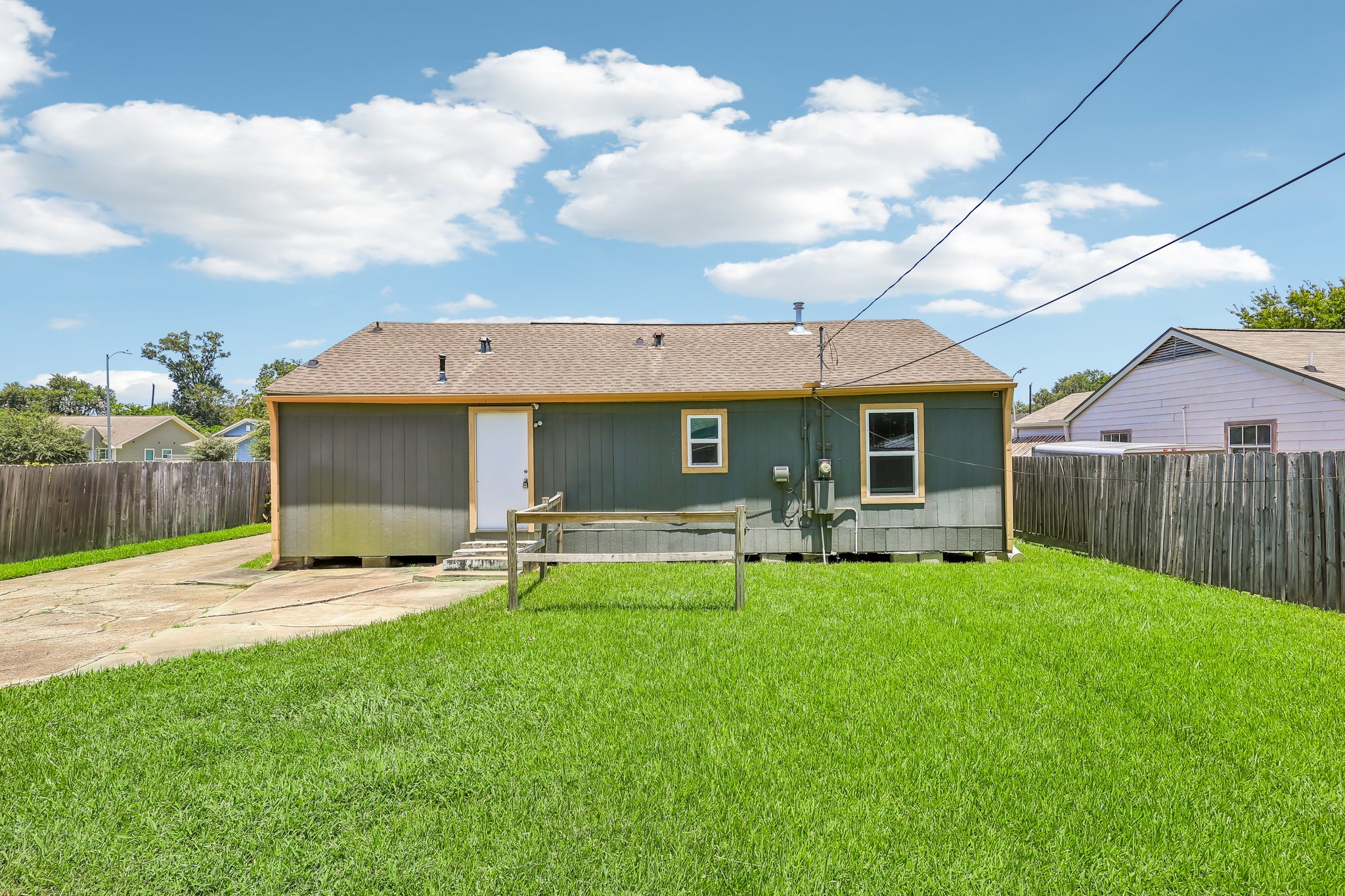 Dewberry St-S2107-020.jpg