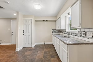 Dewberry St-S2107-010.jpg