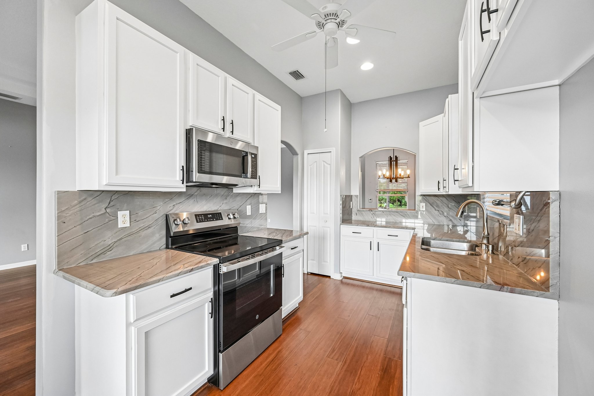 NW Wandering Oak Ct-S2407-012.jpg