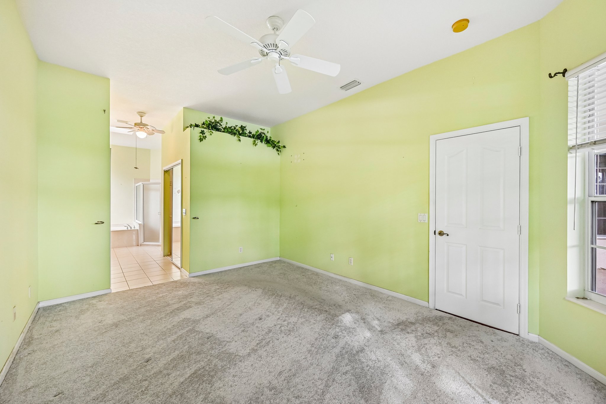 NW Wandering Oak Ct-S2407-018.jpg