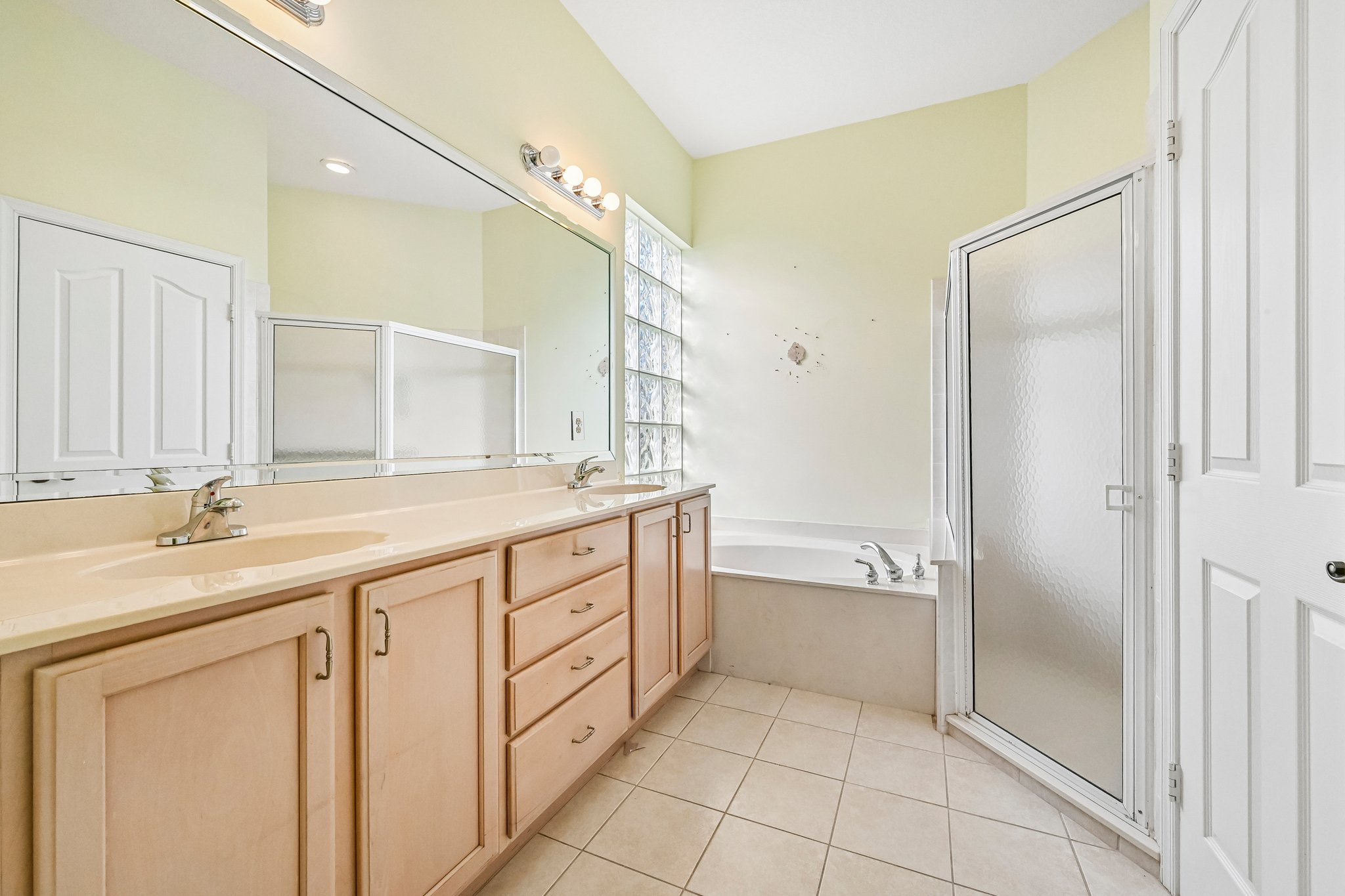 NW Wandering Oak Ct-S2407-020.jpg