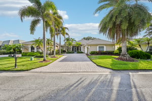 NW Wandering Oak Ct-S2407-001.jpg