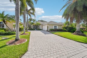 NW Wandering Oak Ct-S2407-002.jpg