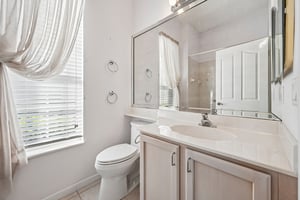 NW Wandering Oak Ct-S2407-024.jpg