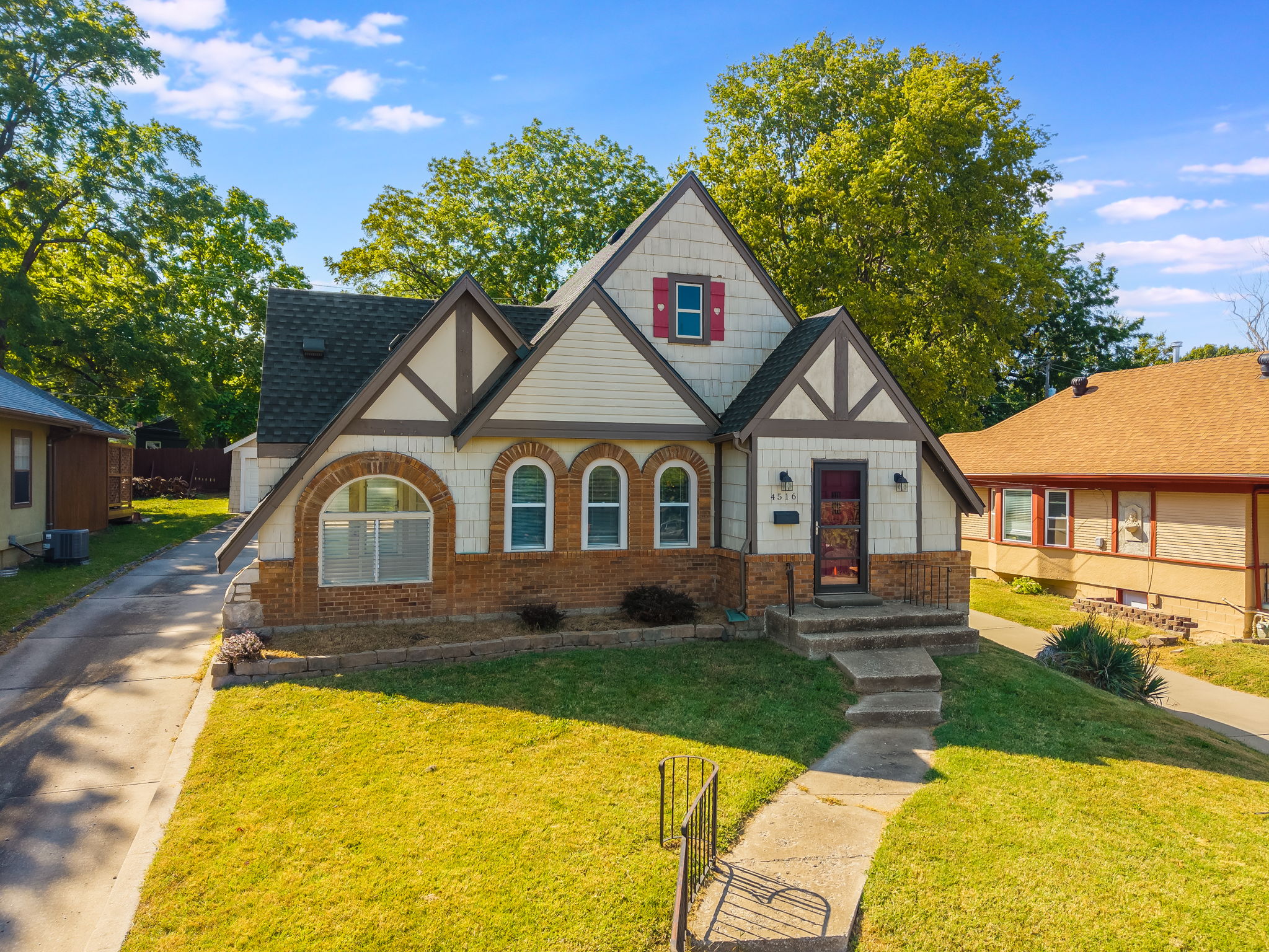 4516 Rainbow Blvd-02