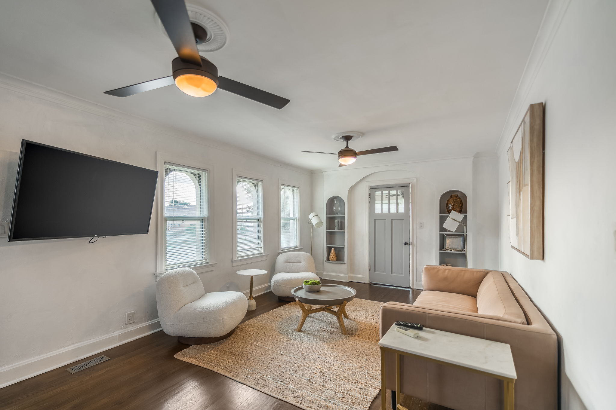 4516 Rainbow Blvd-15
