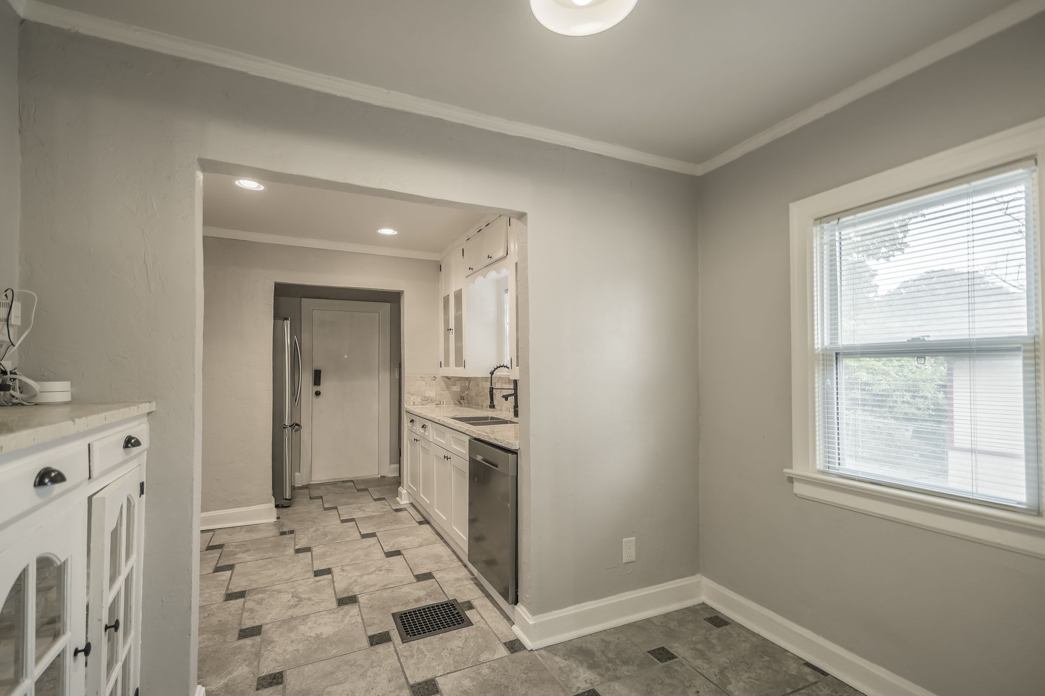 4516 Rainbow Blvd-23