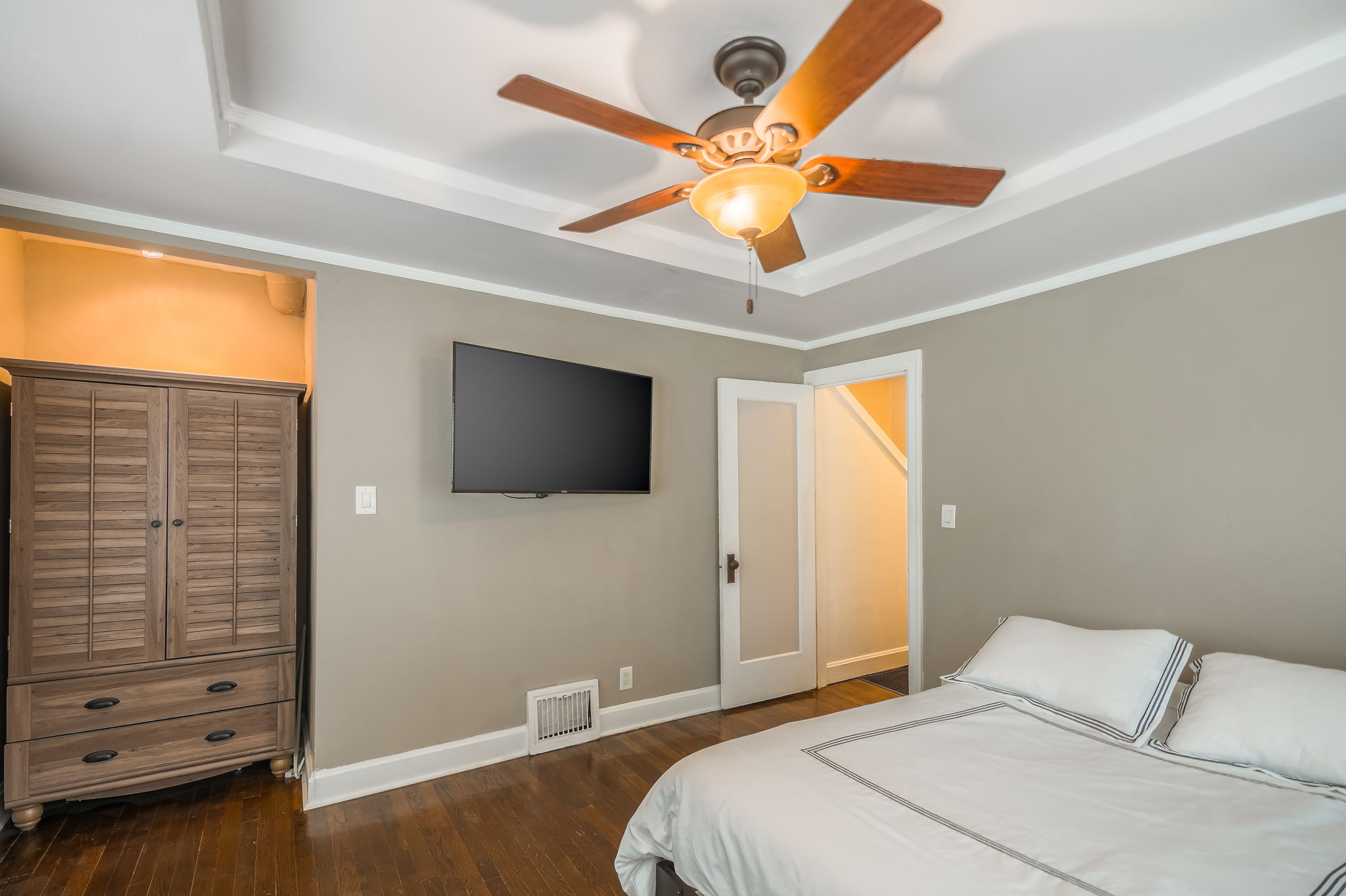 4516 Rainbow Blvd-31