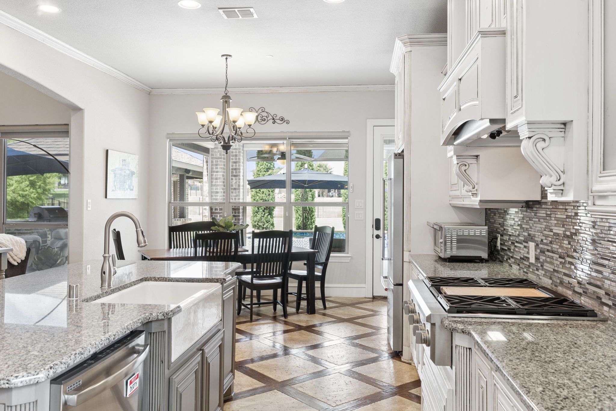 Kitchen/Breakfast Area