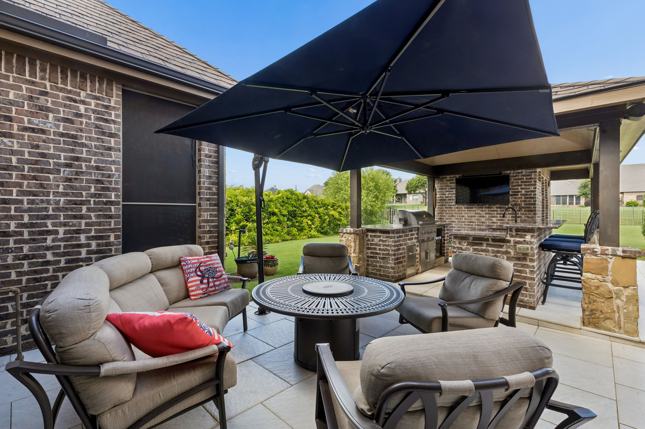Patio with Retractable Umbrella